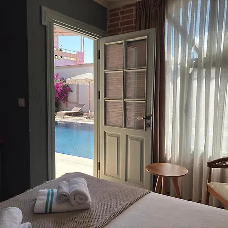 Hotel Volga Cunda *